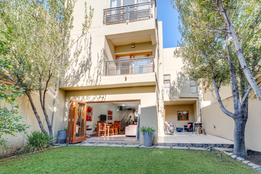 3 Bedroom Property for Sale in Woodmead Gauteng