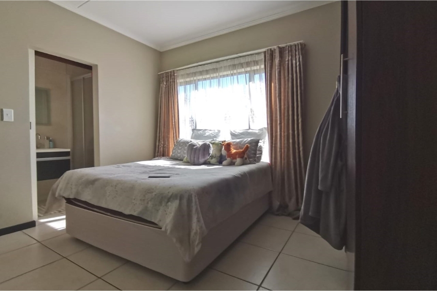 2 Bedroom Property for Sale in Greenstone Hill Gauteng