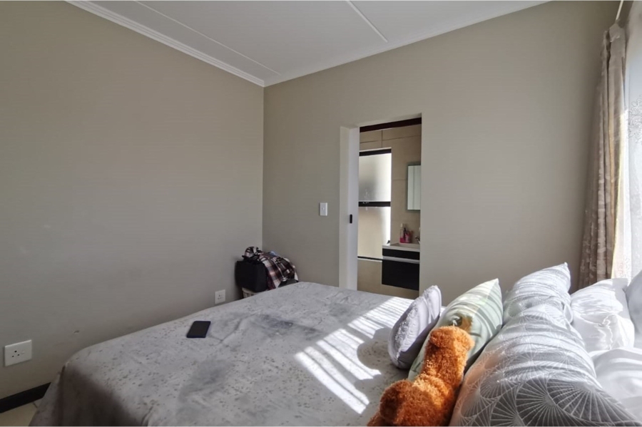2 Bedroom Property for Sale in Greenstone Hill Gauteng