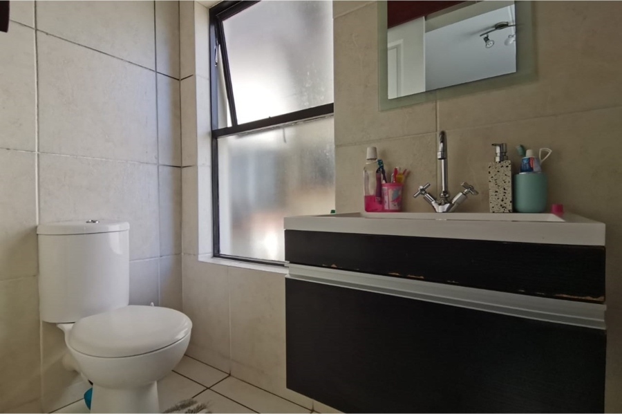 2 Bedroom Property for Sale in Greenstone Hill Gauteng