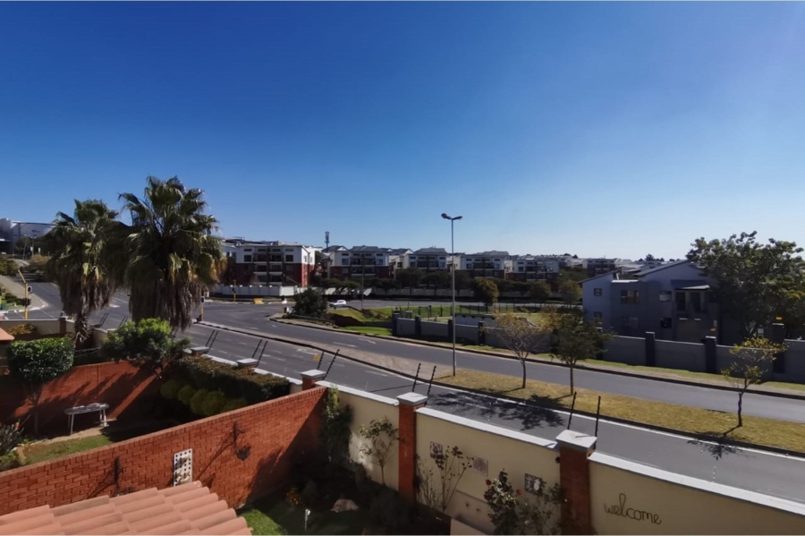 2 Bedroom Property for Sale in Greenstone Hill Gauteng