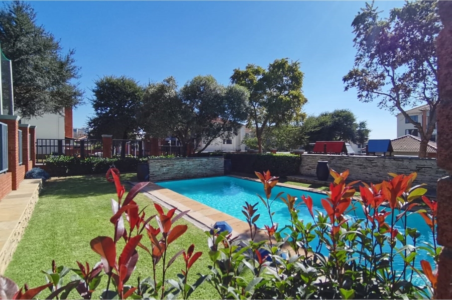 2 Bedroom Property for Sale in Greenstone Hill Gauteng