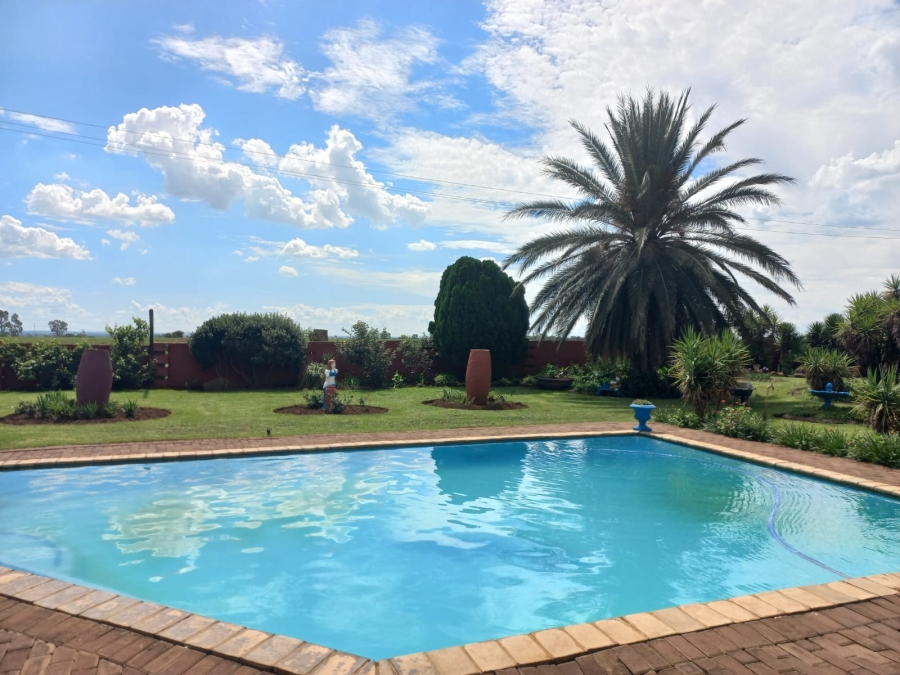 4 Bedroom Property for Sale in Helderstrome AH Gauteng