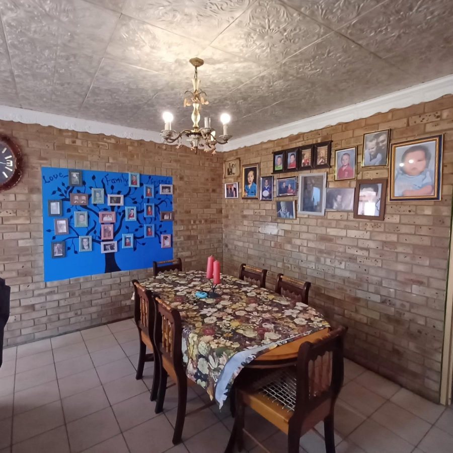 4 Bedroom Property for Sale in Helderstrome AH Gauteng