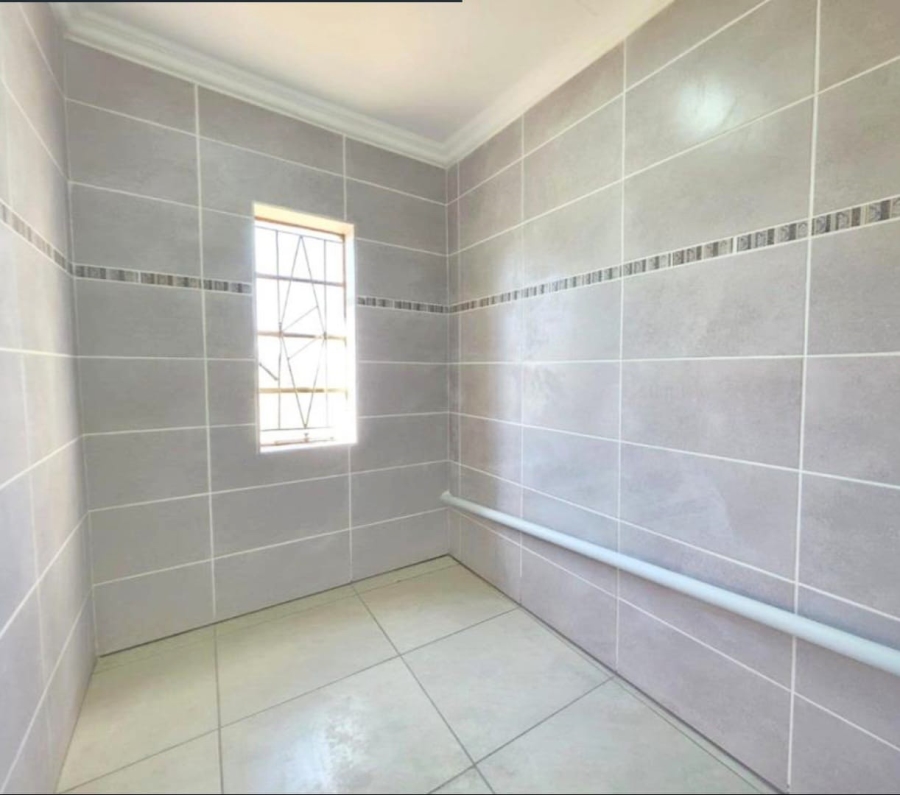4 Bedroom Property for Sale in Helderstrome AH Gauteng