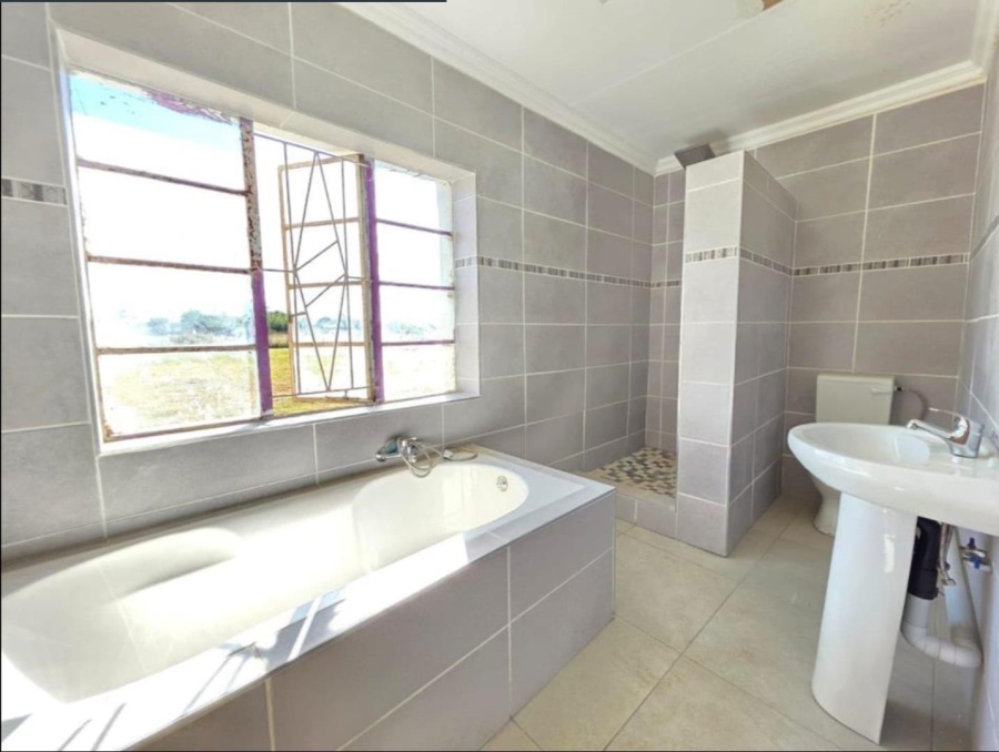 4 Bedroom Property for Sale in Helderstrome AH Gauteng
