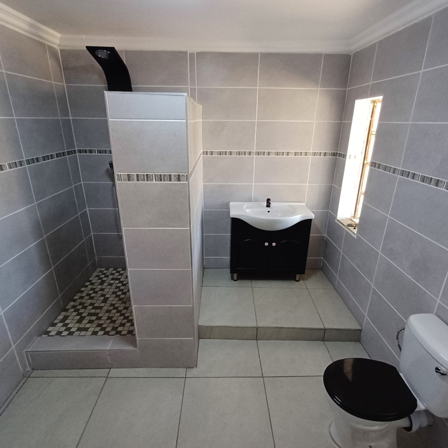 4 Bedroom Property for Sale in Helderstrome AH Gauteng