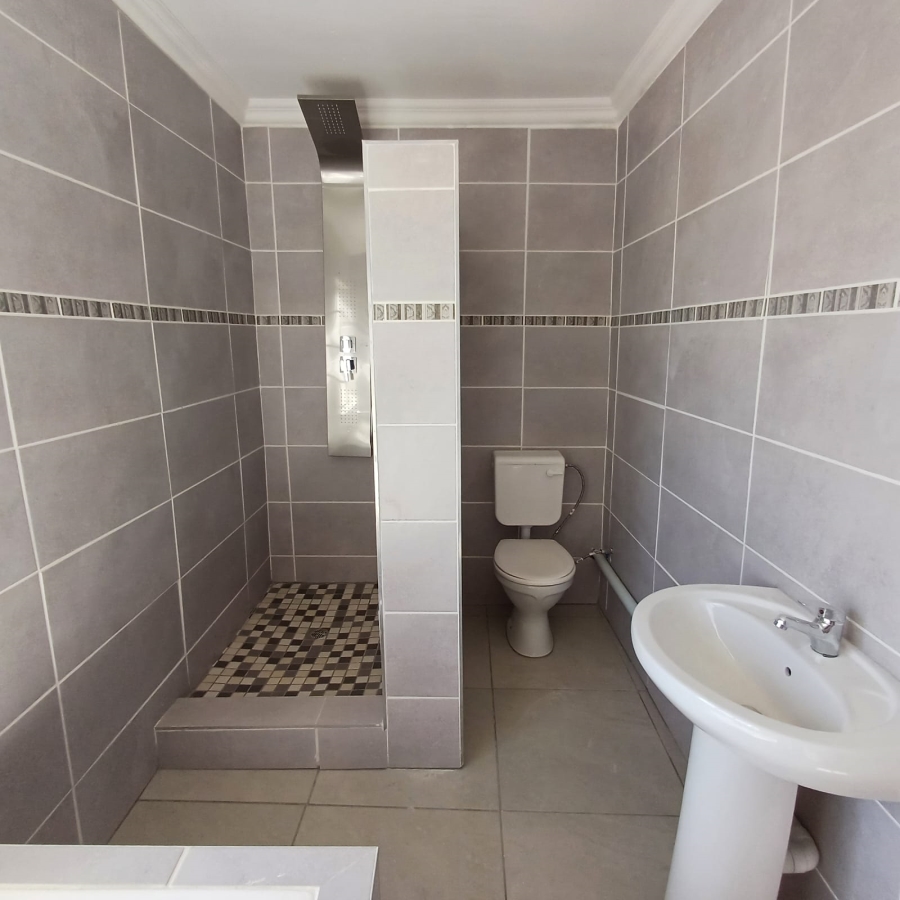 4 Bedroom Property for Sale in Helderstrome AH Gauteng
