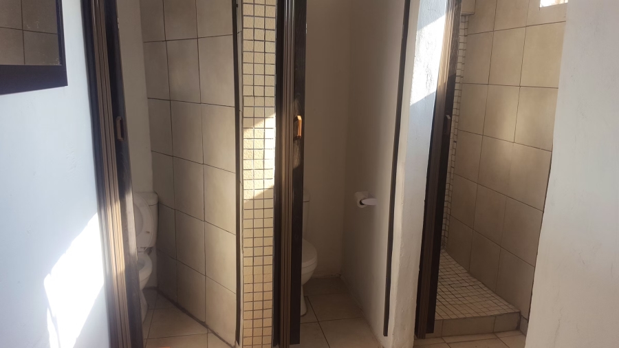 10 Bedroom Property for Sale in Mooilande Gauteng