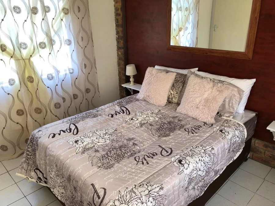 10 Bedroom Property for Sale in Mooilande Gauteng
