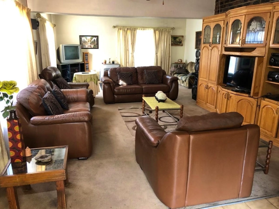 10 Bedroom Property for Sale in Mooilande Gauteng