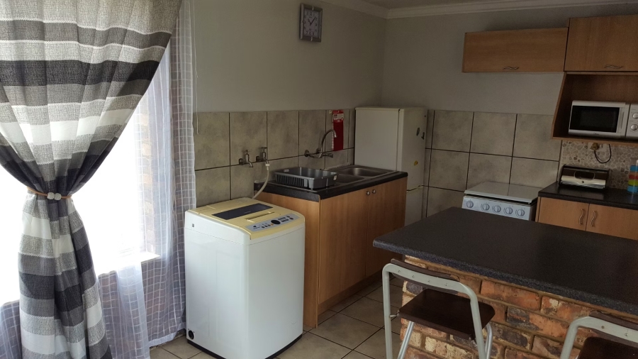 10 Bedroom Property for Sale in Mooilande Gauteng
