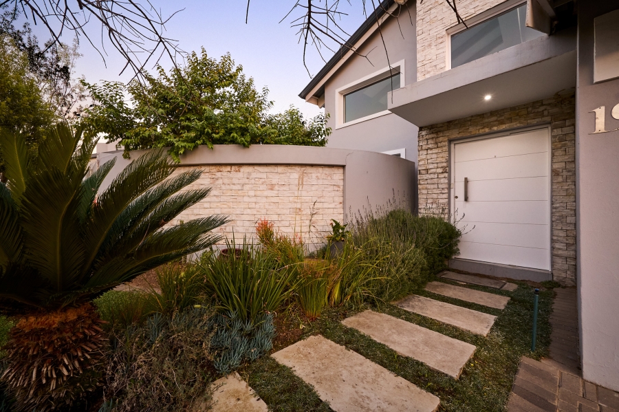 4 Bedroom Property for Sale in Waterfall Country Village Gauteng