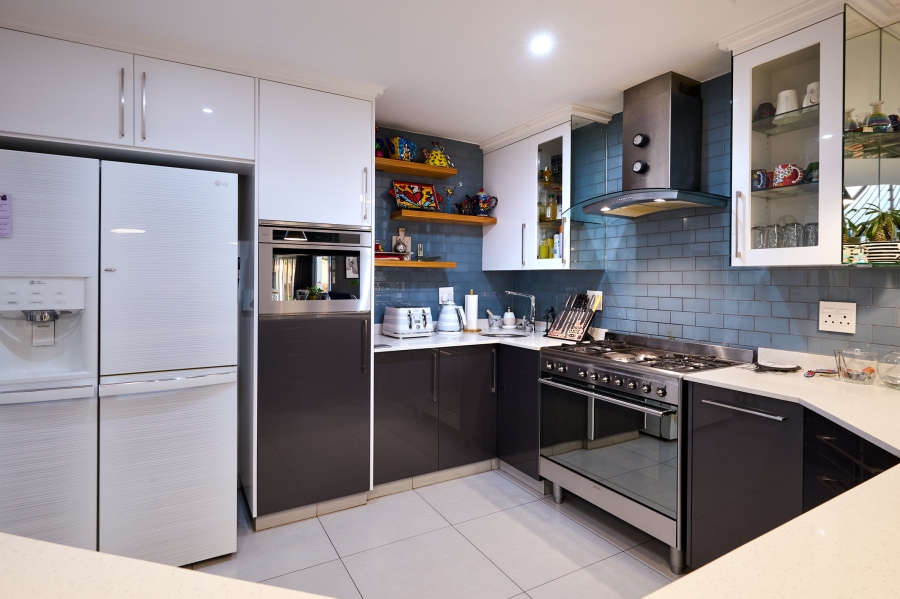 4 Bedroom Property for Sale in Waterfall Country Village Gauteng