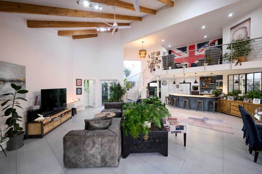 4 Bedroom Property for Sale in Waterfall Country Village Gauteng