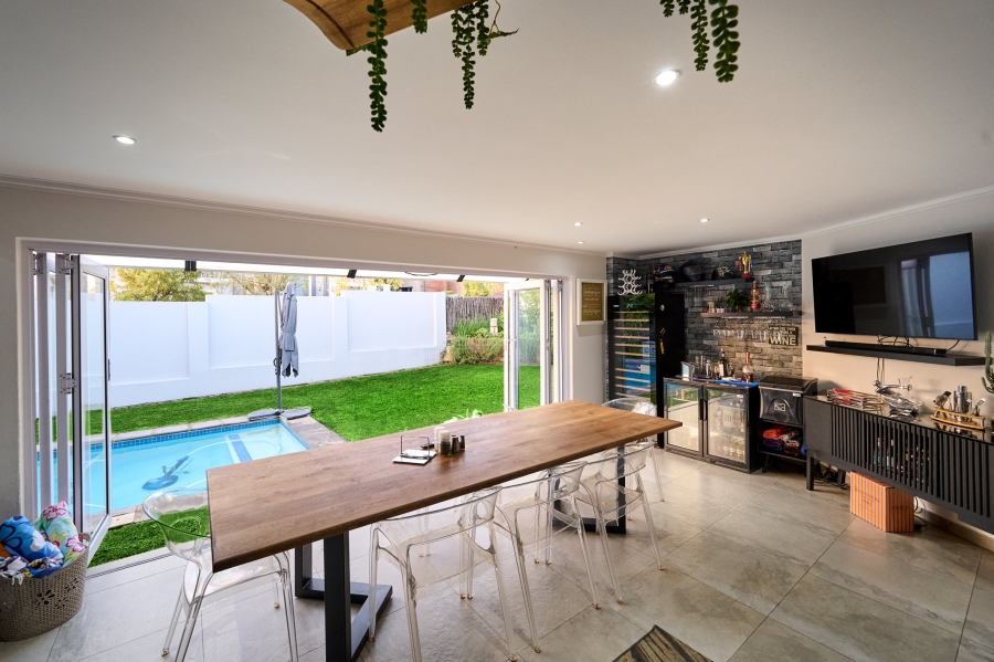 4 Bedroom Property for Sale in Waterfall Country Village Gauteng