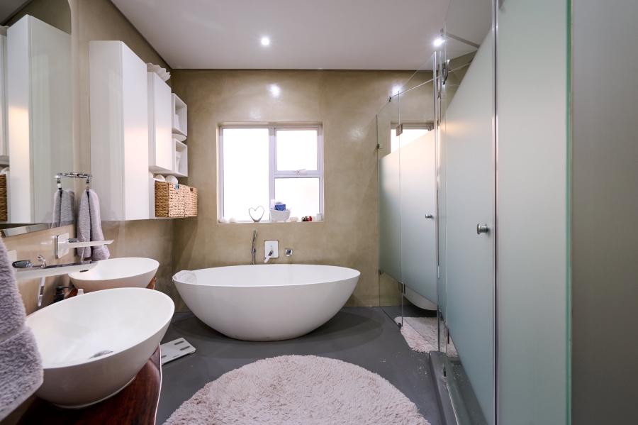 4 Bedroom Property for Sale in Waterfall Country Village Gauteng