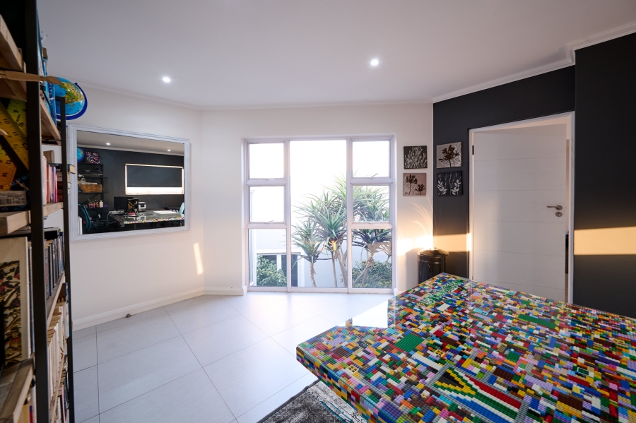 4 Bedroom Property for Sale in Waterfall Country Village Gauteng
