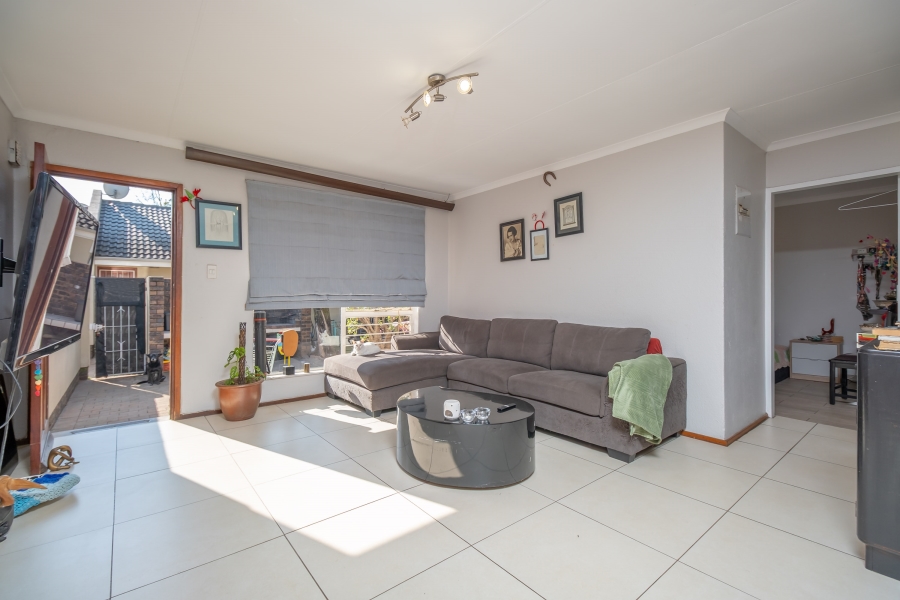 2 Bedroom Property for Sale in Broadacres Gauteng
