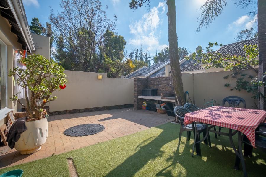 2 Bedroom Property for Sale in Broadacres Gauteng