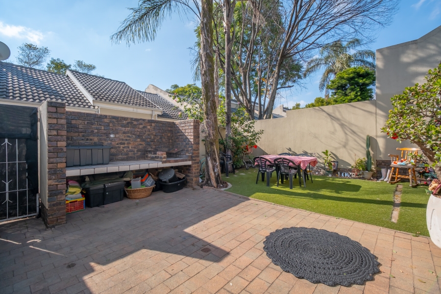 2 Bedroom Property for Sale in Broadacres Gauteng