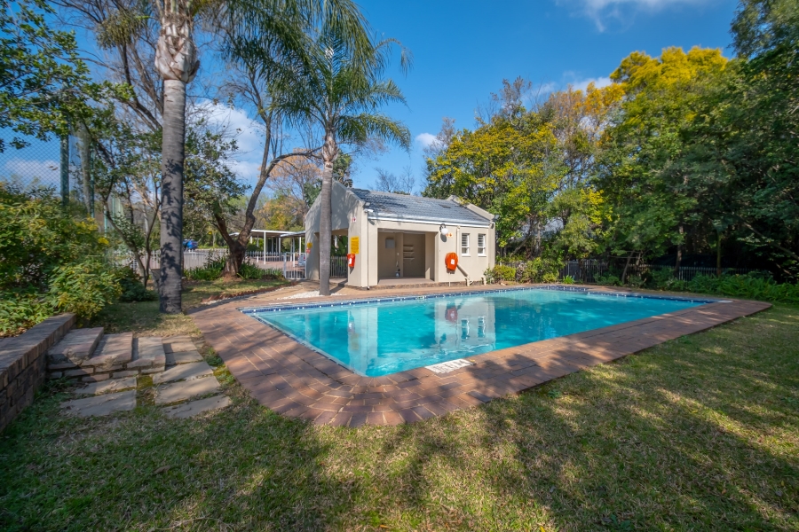 2 Bedroom Property for Sale in Broadacres Gauteng
