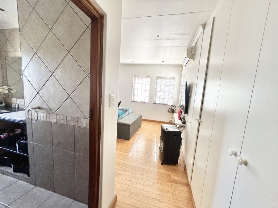 3 Bedroom Property for Sale in Halfway Gardens Gauteng