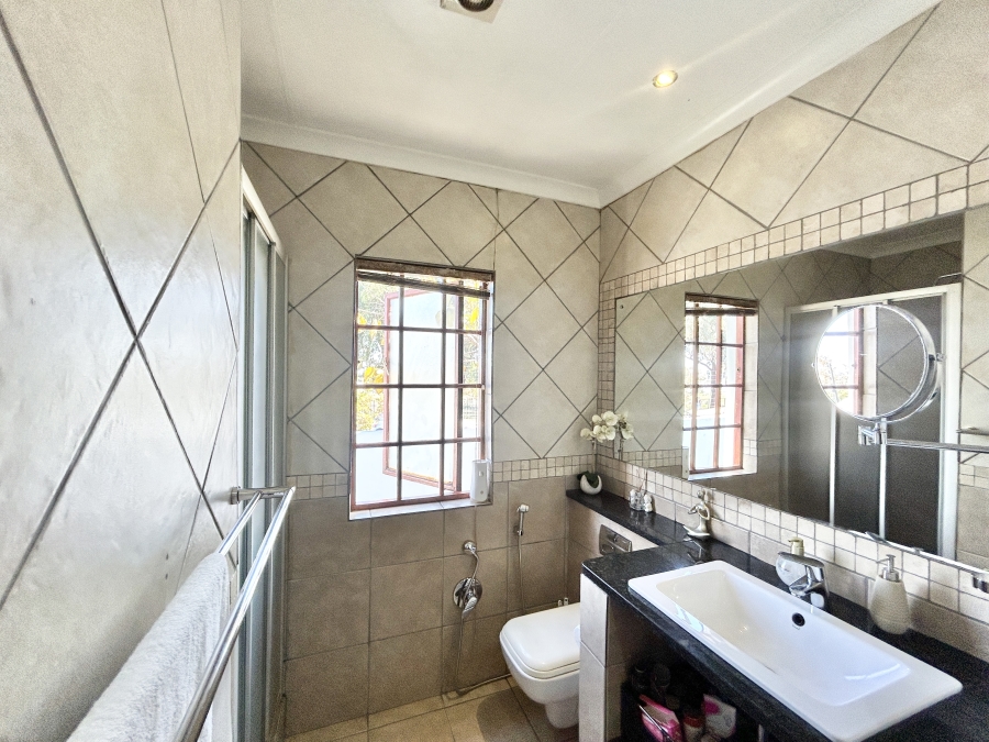 3 Bedroom Property for Sale in Halfway Gardens Gauteng