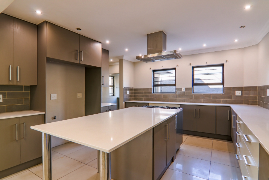 5 Bedroom Property for Sale in Raslouw Gauteng