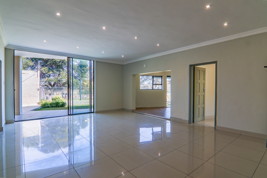 5 Bedroom Property for Sale in Raslouw Gauteng