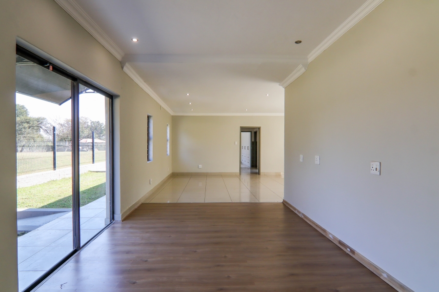 5 Bedroom Property for Sale in Raslouw Gauteng