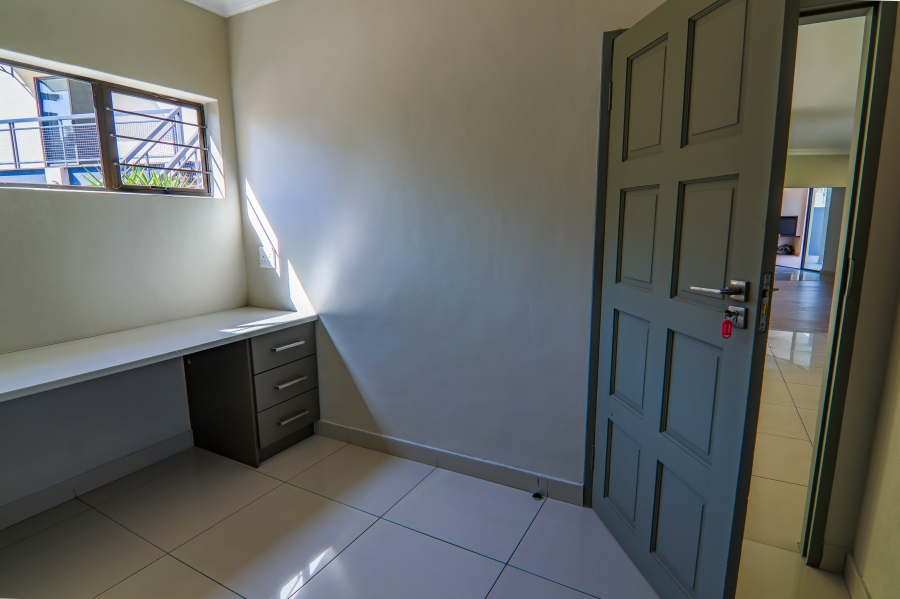 5 Bedroom Property for Sale in Raslouw Gauteng