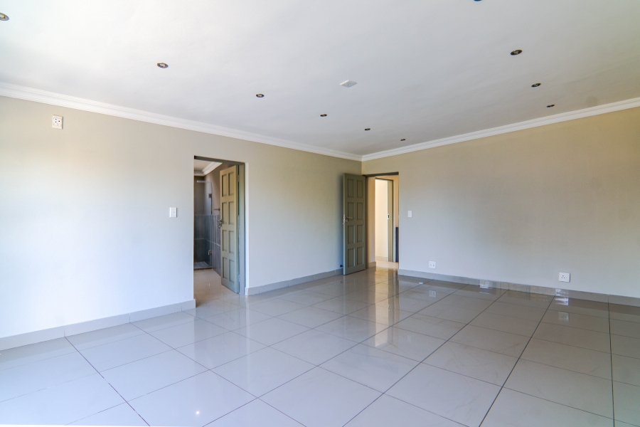 5 Bedroom Property for Sale in Raslouw Gauteng
