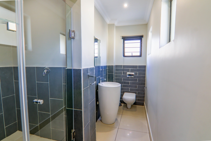 5 Bedroom Property for Sale in Raslouw Gauteng