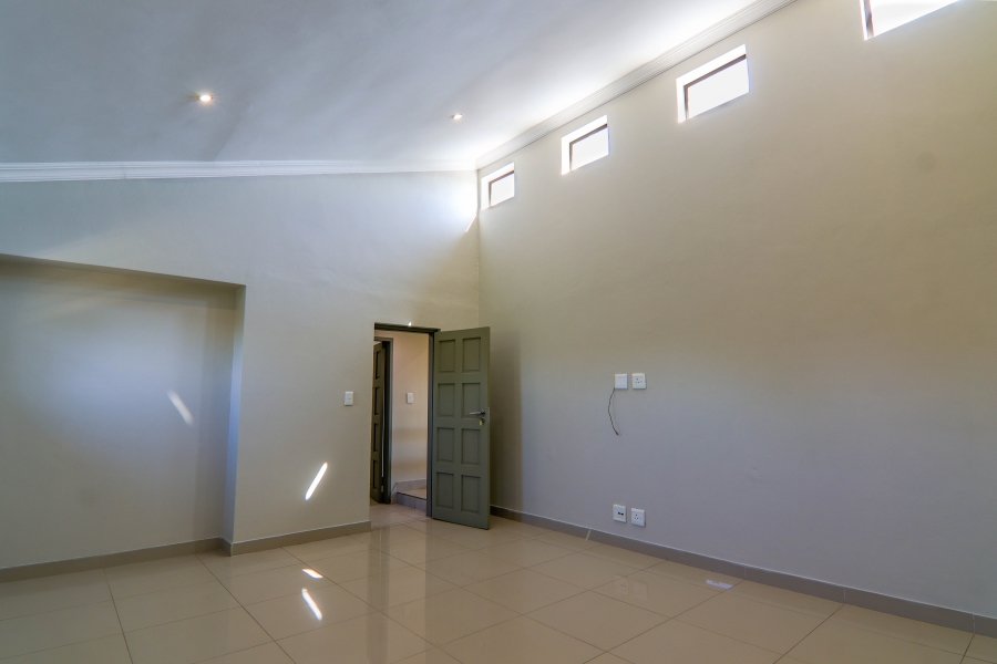 5 Bedroom Property for Sale in Raslouw Gauteng