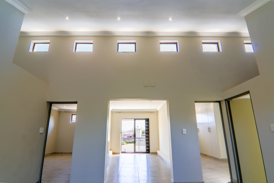 5 Bedroom Property for Sale in Raslouw Gauteng