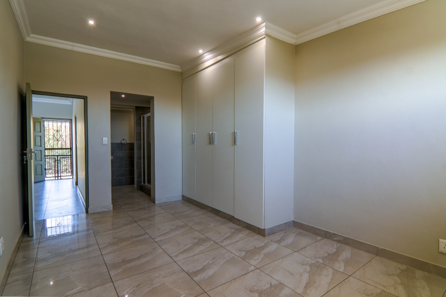 5 Bedroom Property for Sale in Raslouw Gauteng
