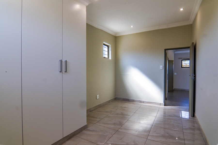 5 Bedroom Property for Sale in Raslouw Gauteng