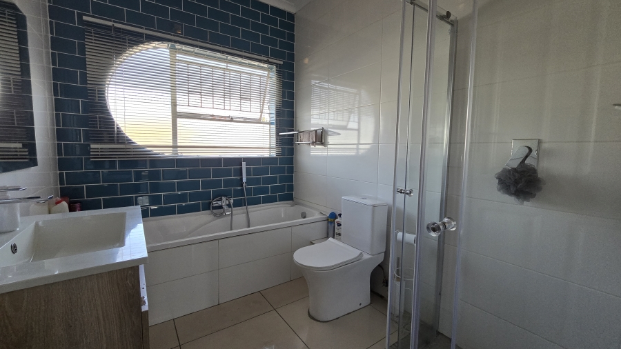 3 Bedroom Property for Sale in Eden Glen Gauteng
