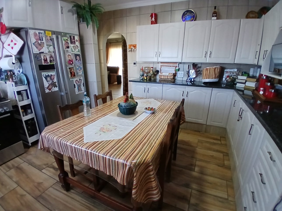 3 Bedroom Property for Sale in Mooilande Gauteng