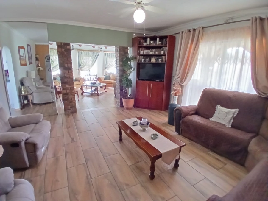 3 Bedroom Property for Sale in Mooilande Gauteng