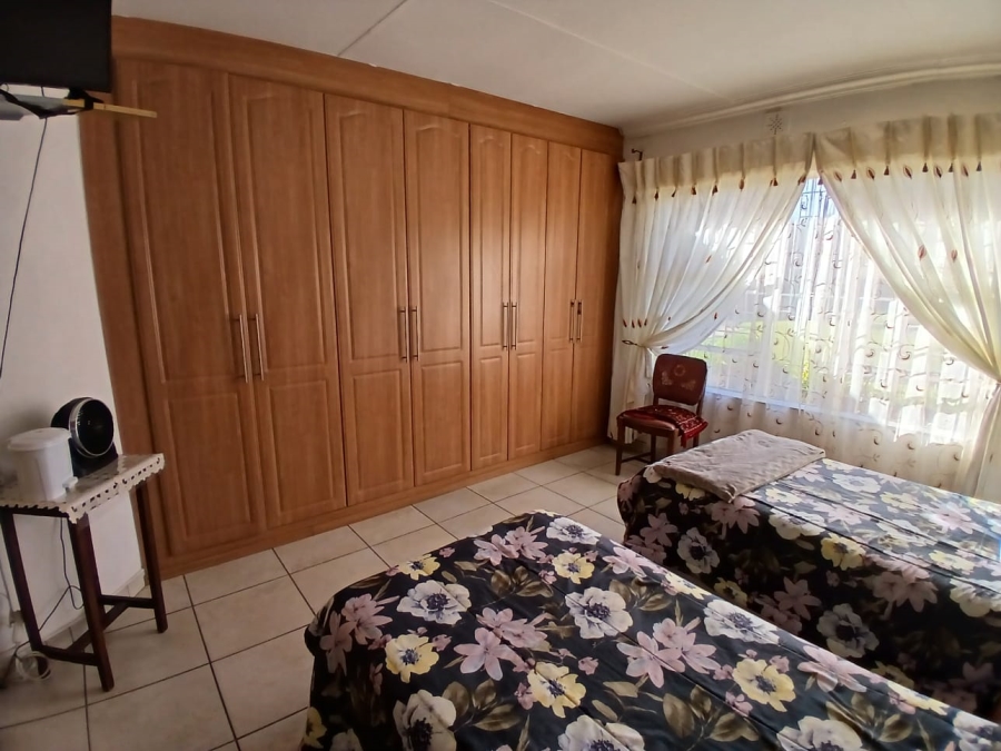 3 Bedroom Property for Sale in Mooilande Gauteng