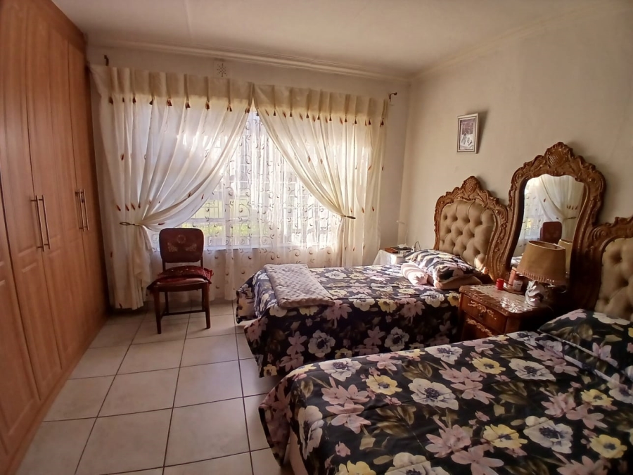 3 Bedroom Property for Sale in Mooilande Gauteng