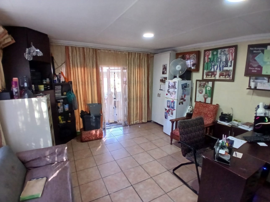 3 Bedroom Property for Sale in Mooilande Gauteng