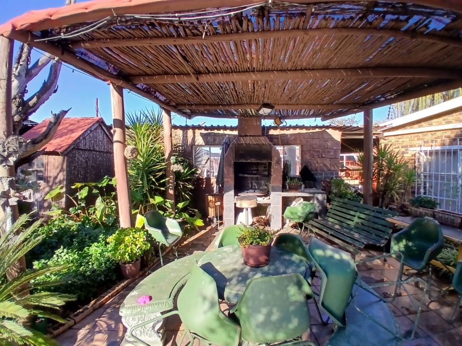 3 Bedroom Property for Sale in Mooilande Gauteng