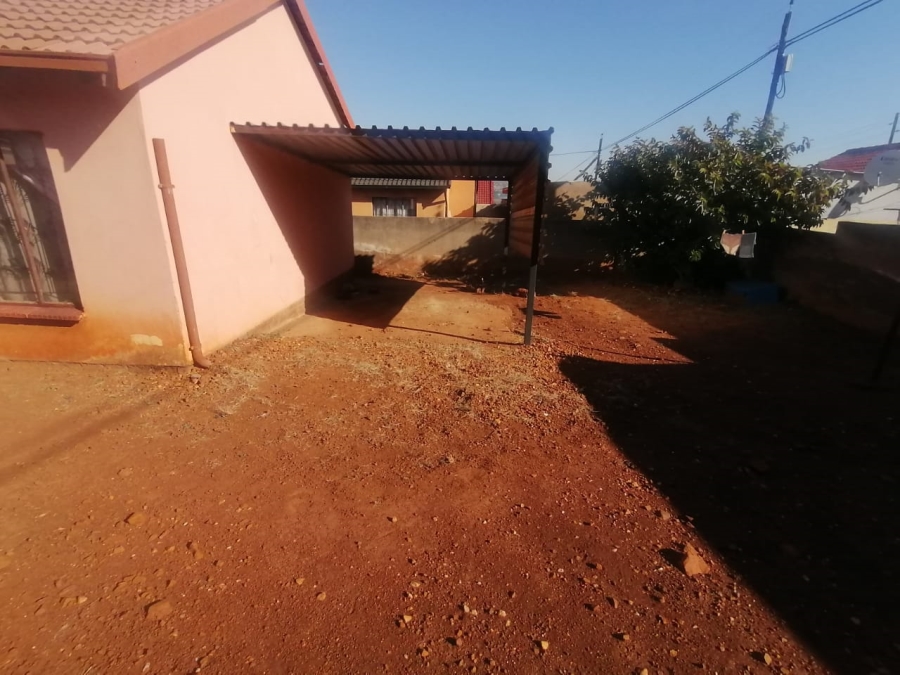 2 Bedroom Property for Sale in Lotus Gardens Gauteng