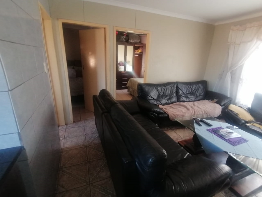 2 Bedroom Property for Sale in Lotus Gardens Gauteng