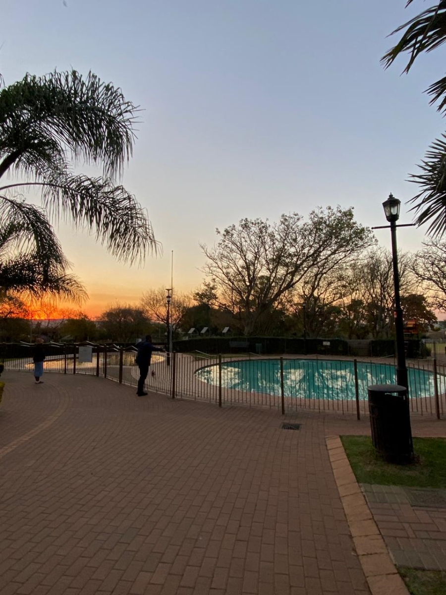 2 Bedroom Property for Sale in Mooikloof Ridge Gauteng