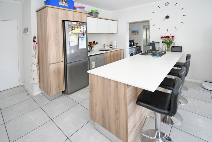 To Let 1 Bedroom Property for Rent in Crowthorne AH Gauteng