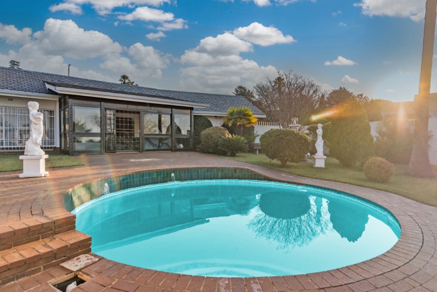 3 Bedroom Property for Sale in Noordheuwel Gauteng